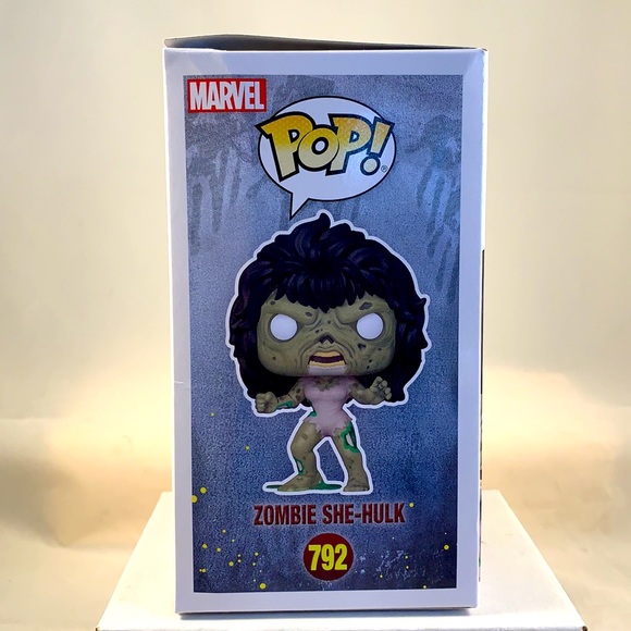 Funko Pop Zombie She-Hulk Special Edition - Picture 5 of 8